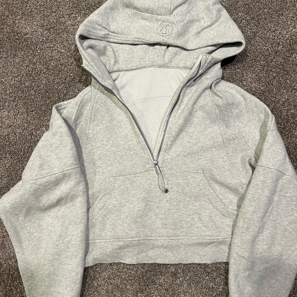 Light gray lululemon scrub half zip XS/S